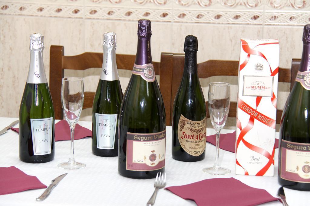 Hostal Restaurante La Masia Vila-real Екстер'єр фото