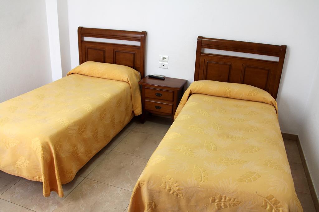 Hostal Restaurante La Masia Vila-real Екстер'єр фото
