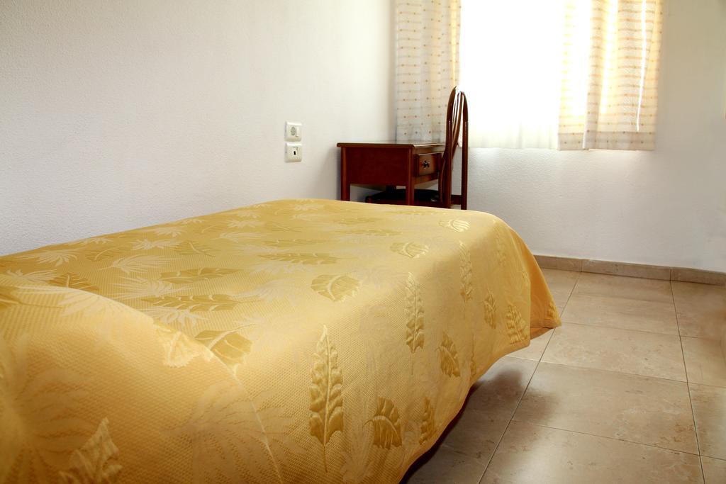Hostal Restaurante La Masia Vila-real Екстер'єр фото