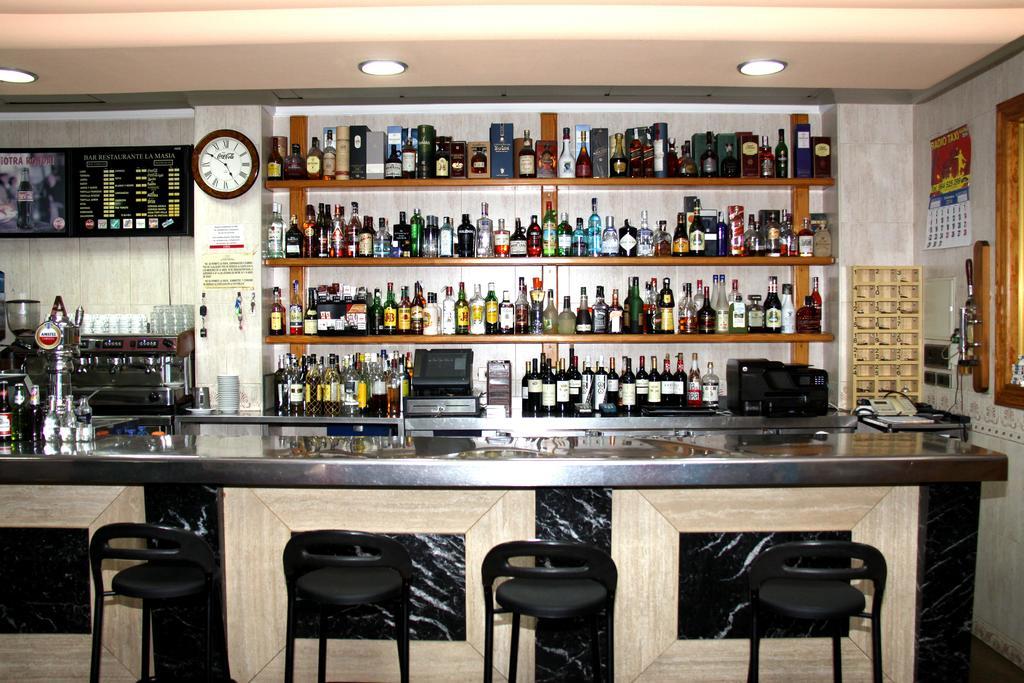 Hostal Restaurante La Masia Vila-real Екстер'єр фото