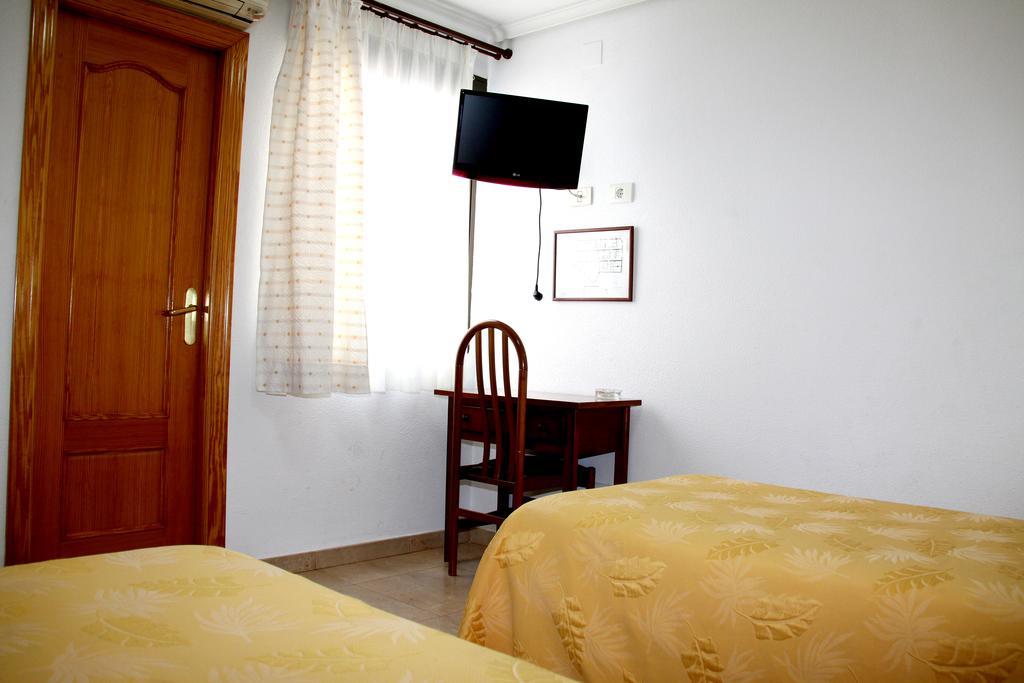 Hostal Restaurante La Masia Vila-real Екстер'єр фото