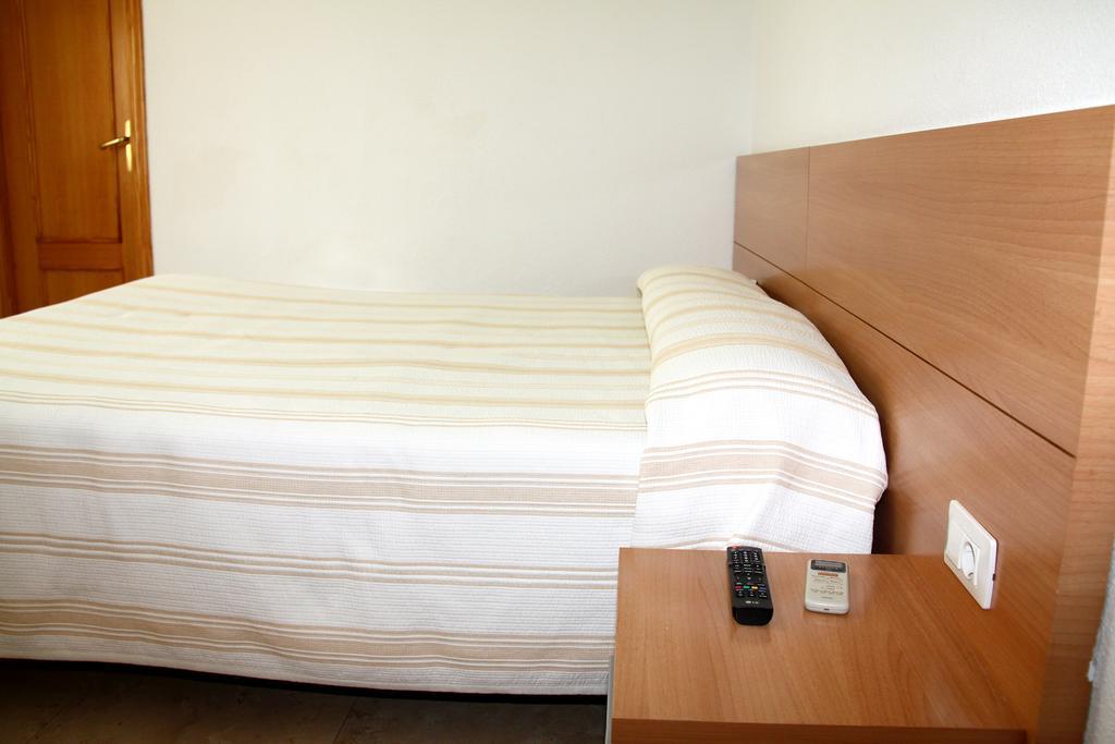Hostal Restaurante La Masia Vila-real Екстер'єр фото