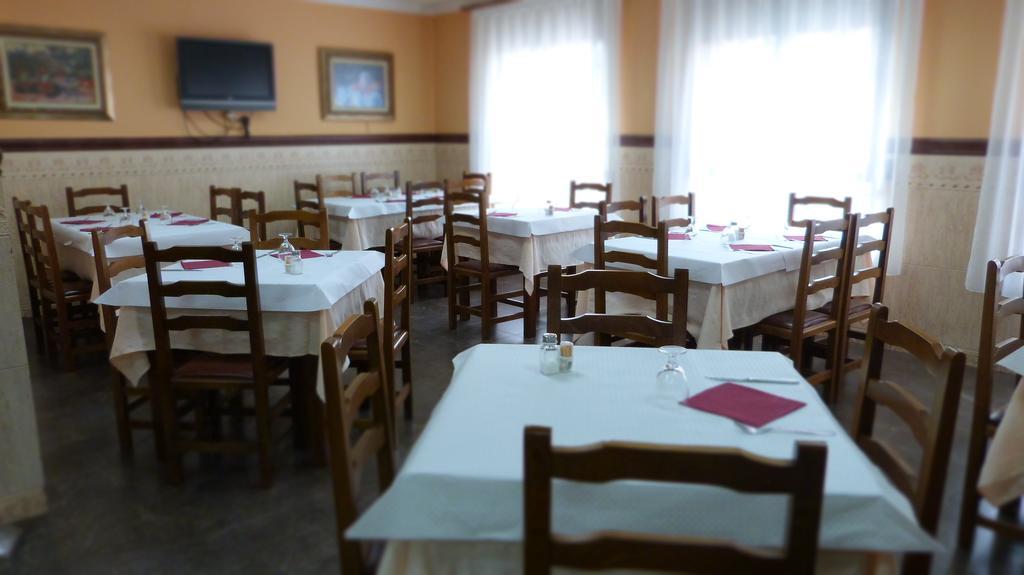 Hostal Restaurante La Masia Vila-real Екстер'єр фото